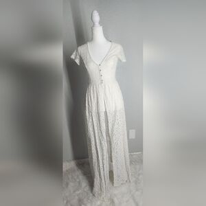 Forever 21 White Sleeveless V-Neck Maxi Dress
